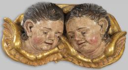Lote 1379: Dos querubines de madera tallada, policromada y dorada, España S. XVIII.
