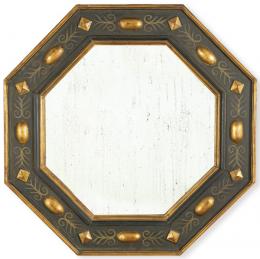 Lote 1384: Marco de espejo de forma octogonal, siguiendo modelos españoles del XVIII, simulando óvalos y puntas de diamante dorados al igual que las molduras y la decoración pintada.
S. XX