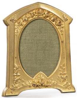 Lote 1529: Portaretratos de bronce dorado modernista. Firmado O. Lelievre. Francia, hacia 1910.