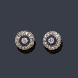 Lote 2069: Pendientes cortos 'ojo de perdiz' con pareja de diamantes talla antigua de aprox. 0,25 ct cada uno.