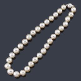 Lote 2279: Collar de perlas australianas