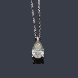 Lote 2500: Colgante con diamante talla perilla de aprox. 1,55 ct en montura y cadena de oro blanco de 18K.