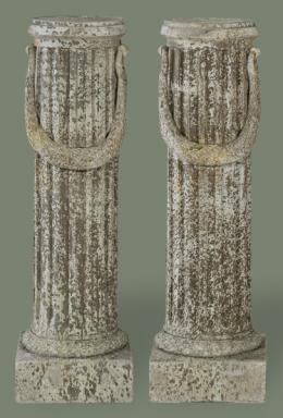 Lote 1022: Pareja de columnas de arenisca
