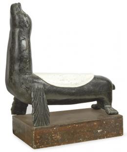 Lote 1053: "Foca" asiento para tiovivo de madera pintada con asas de hierro h. 1960-70.
