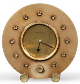 Lote 1105: Reloj de sobremesa Jaeger-LeColtre de forma esférica en latón.
