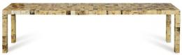 Lote 1119
Gran consola rectangular realizada en madera enchapada por trozos cuadrados de asta de toro.
S. XX