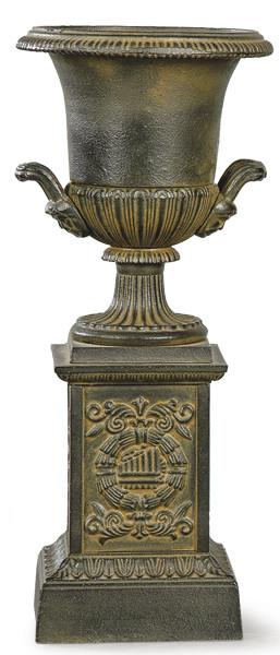 Lote 1330: Copa decorativa en hierro.