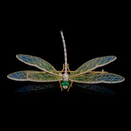 Lote 2036: LACLOCHE FRÈRES
Exquisito broche Art Noveau en forma de libélula realizado en platino y oro amarillo de 18 K con esmalte y diamantes. Con estuche original.