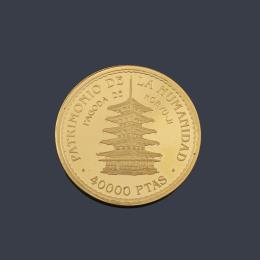Lote 2601: Moneda conmemorativa 4 escudos "Pagoda de Horyu-Ji) en oro de 22 K.
Con estuche y certificado.