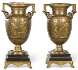 Lote 1069
Pareja de urnas de bronce con pátina de cobre y dorada, Napoleon III, Francia h. 1860.