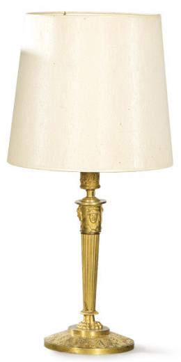 Lote 1090: Lámpara de mesa bronce dorado ff. S. XIX pp. S. XX.