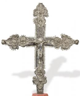 Lote 1150: Cruz procesional de plata española ff. S. XVI pp. S. XVII.