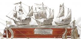 Lote 1203: "Las Tres Naves del Descubrimiento" en plata española punzonada Ley 925.