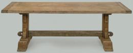 Lote 1268: Mesa de comedor en madera de roble sobre pedestales recortados unidos por chambrana recta.
Francia, S. XIX