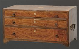 Lote 1479: Caja cubertero de nogal y satín de estilo victoriano S. XX.