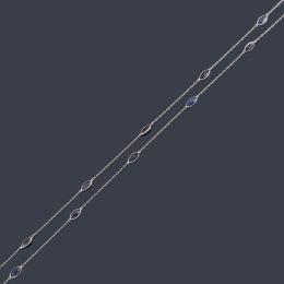 Lote 2112: Collar largo con zafiros talla marquís en cadena de platino.