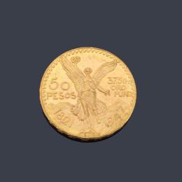Lote 2574: Moneda de 50 pesos Mexicanos en oro de 22K.