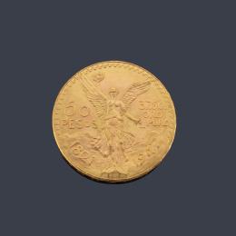 Lote 2575: Moneda de 50 pesos Mexicanos en oro de 22K.
