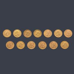Lote 2601: 13 Monedas "arras" libras inglesas en oro amarillo de 22 K.