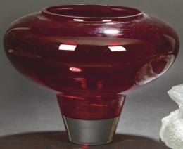 Lote 1216
Centro de mesa de cristal alemán de Zwiesel en rojo rubí.