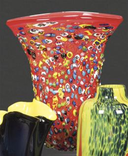 Lote 1264: Jarrón de cristal de Murano con gotas aplicadas en relieve de colores.