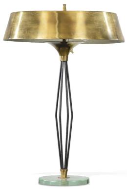 Lote 1297: Fontana Arte
Lámpara de mesa modelo 1959 en metal patinado y latón dorado con base de cristal.