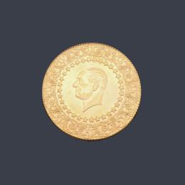 Lote 2511: Moneda turca de Atatürk en oro de 22 K.