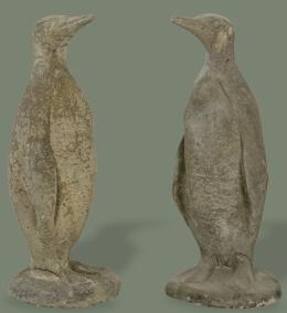 Lote 1014: Pareja de pingüinos de arenisca para jardín