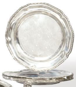 Lote 1162: Juego de seis platos de postre de plata española punzonad Ley 916 de Matilde Espuñes pp. S. XX.