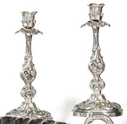 Lote 1173
Pareja de candeleros de plata francesa punzonada de Martial Fray con marca de exportación en vigor de 1839 a 1879.