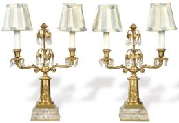 Lote 1216
Pareja de lámparas de mesa de bronce dorado con adonros de cristal primer tercio S. XX.