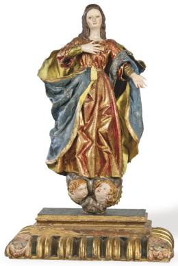 Lote 1217
Círculo de Luís Fernández de la Vega, Escuela Castellana S. XVII
"Inmaculada"
Escultura de madera tallada, policromada y dorada con tela encolada y ojos de pasta vítrea.