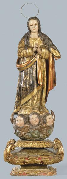 Lote 1250
Escuela Sevillana S. XVII
"Inmaculada"
Escultura de madera tallada, policromada, dorada y estofada, con ojos de pasta vítrea