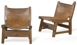 Lote 1280: Pareja de sillas bajas tipo Riaza con estructura de madera de pino