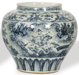 Lote 1369
Jarra de vino de porcelana china azul y blanco, Dinastía Ming S. XIX.