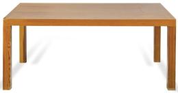 Lote 1416
Mesa de comedor en madera de pino, sobre patas cuadradas.
S. XX