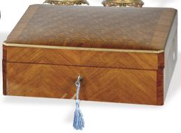 Lote 1445: Caja cuadrangular de madera de palorosa con marquetería "jeux de fond", Francia h. 1850
