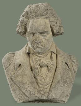Lote 1020: Busto de Beethoven de arenisca para jardín.