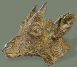 Lote 1025: Cabeza de ciervo de bronce