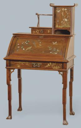 Lote 1067: Escritorio Art Nouveau de madera de nogal, Francia h. 1900.o