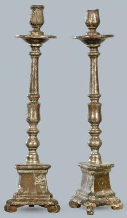 Lote 1084: Pareja de hacheros de madera tallada y corleada, Italia S. XVIII.