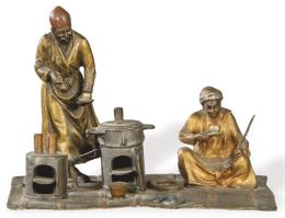 Lote 1099: "Dos Arabes Tomando Te" en bronce policromado, Viena h. 1900.