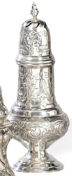 Lote 1114: Azucarero de plata española punzonada 1ª Ley.
Con decoración floral grabada.