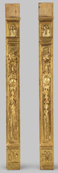 Lote 1238: Pareja de pilastras de madera dorada, España S. XVIII.