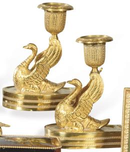 Lote 1288: Pareja de candeleros de bronce dorado, Napoleon III, Francia S. mediados XIX.