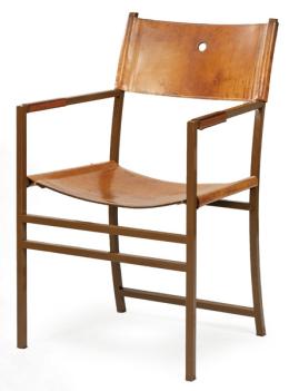 Lote 1308: Silla con brazos modelo Infantes diseñado por CASA&JARDIN a comienzos de la década de los 90, adaptación contemporánea de las sillas de brazos españolas del S. XVII.