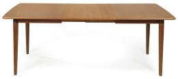 Lote 1325: Mesa de comedor extensible en madera de teca. Con marca estampada.
Noruega, años 60