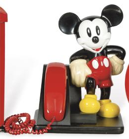 Lote 1495: Teléfono AT&T modelo Mickey Mouse, Canadá h. 1990.
En funcionamiento.