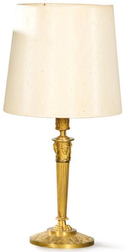Lote 1524: Lámpara de mesa bronce dorado ff. S. XIX pp. S. XX.
