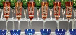Lote 1001
Juego de seis copas de champán tipo "flauta" en cristal tallado y esmaltado en ámbar.
